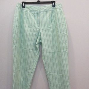 🟥$4 Studio Works Plus Size Capri Striped 22W